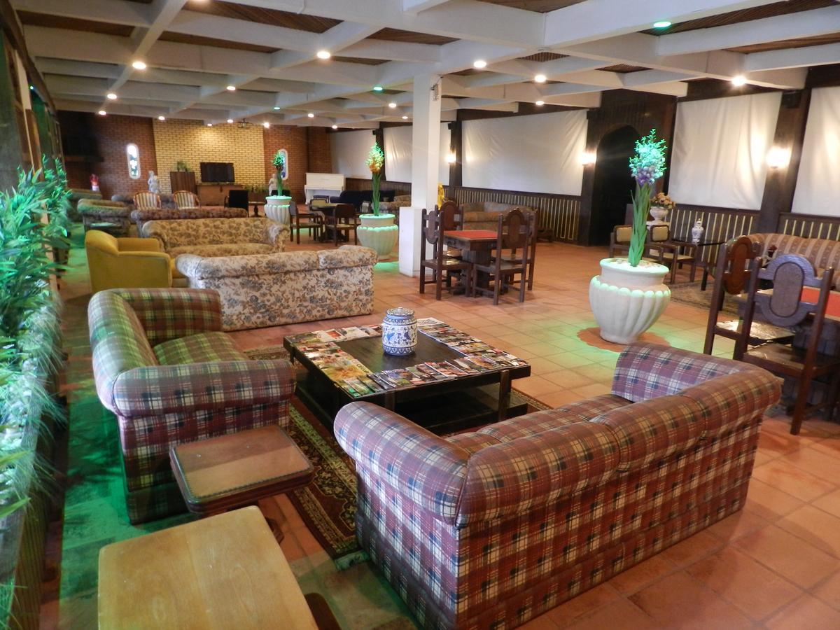 Eduardos Park Hotel Cotia  Exteriör bild
